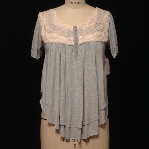 💥REDUCED💥FREE PEOPLE Babydoll Henley w/ Lace Bib - Picture 1 of 4